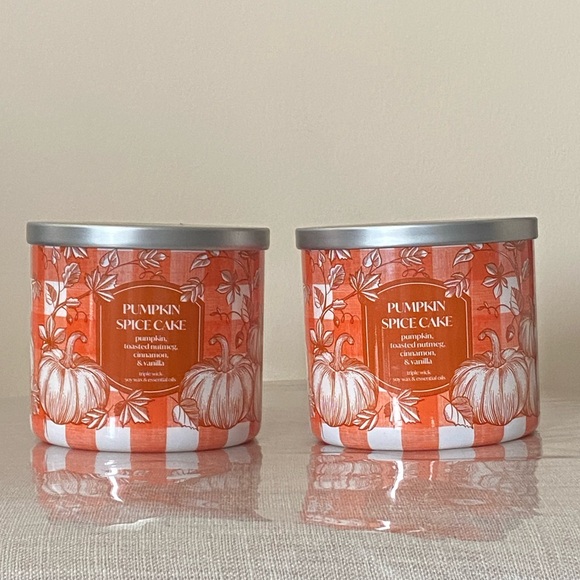 Lot of 2 Distant Lands 14 Oz 3 Wick Pumpkin Spice Cake Scented Jar Candle - Picture 10 of 10